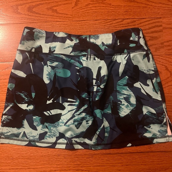 Dresses & Skirts - Skort